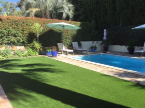 Beautiful 2-Bed Villa in Quinta do Lago with Pool